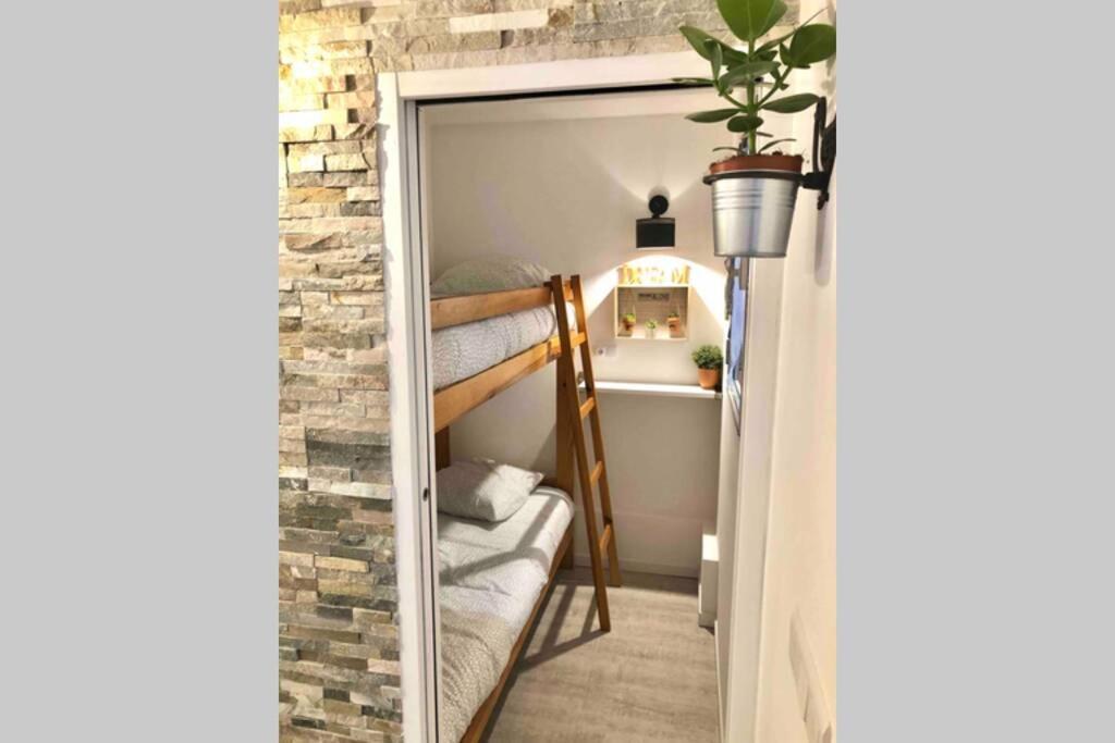 Grand studio cabine 30 m² centre ville, refait à neuf pour vous ! Climatisé La Grande-Motte Exterior foto
