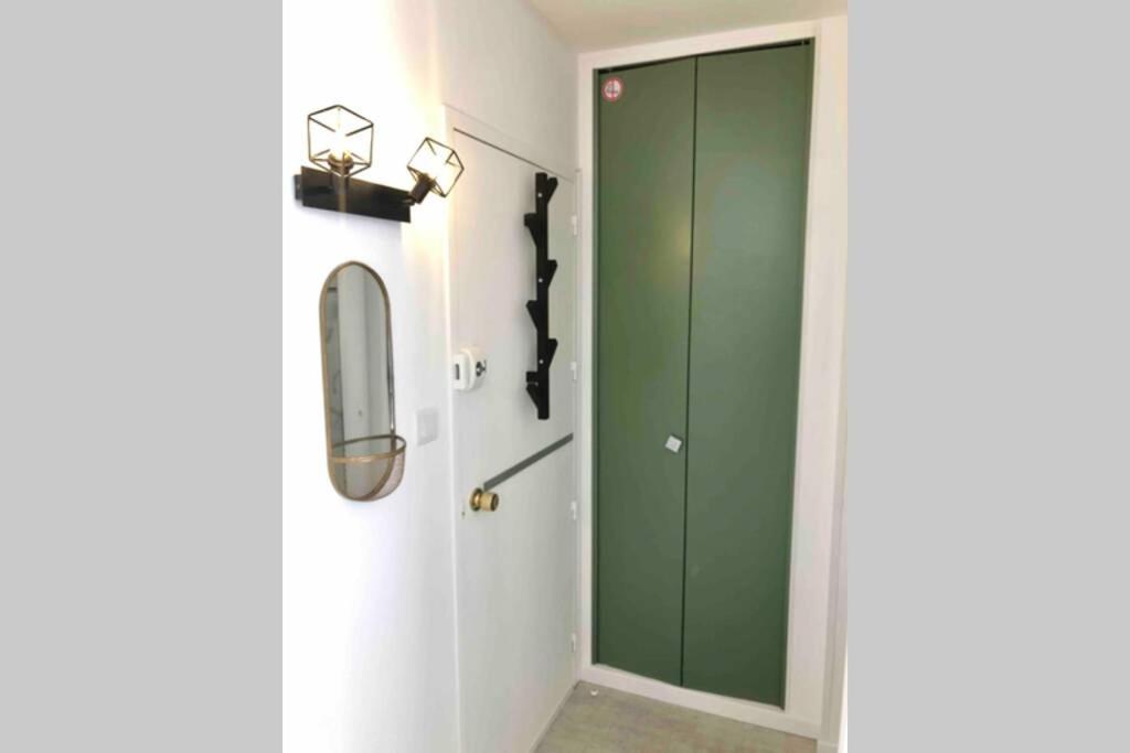 Grand studio cabine 30 m² centre ville, refait à neuf pour vous ! Climatisé La Grande-Motte Exterior foto